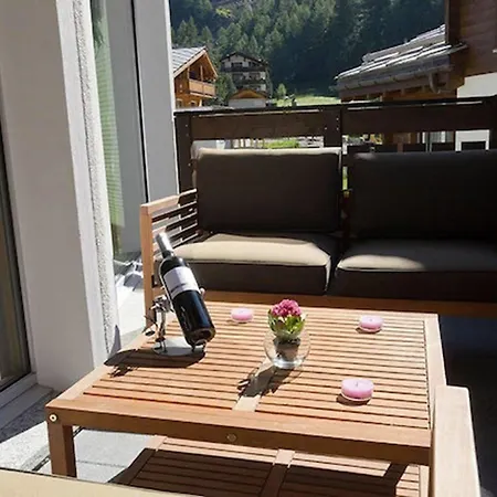Monte Cristo Apartment *