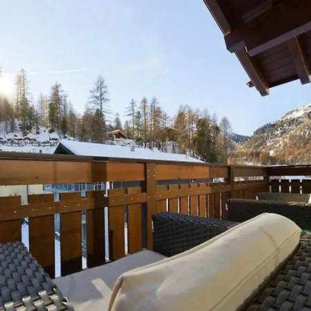 基督山小木屋旅馆 *