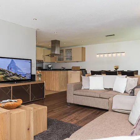 基督山小木屋旅馆 *